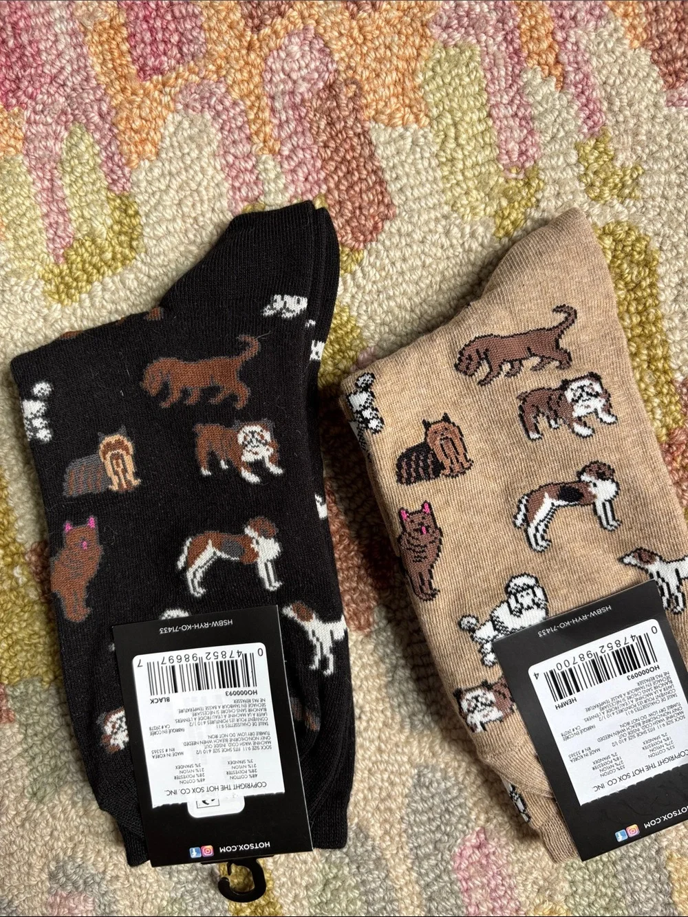 Pair of HotSox women’s Dog Socks NWT Black and Hemp Colors Bulldogs Poodles more